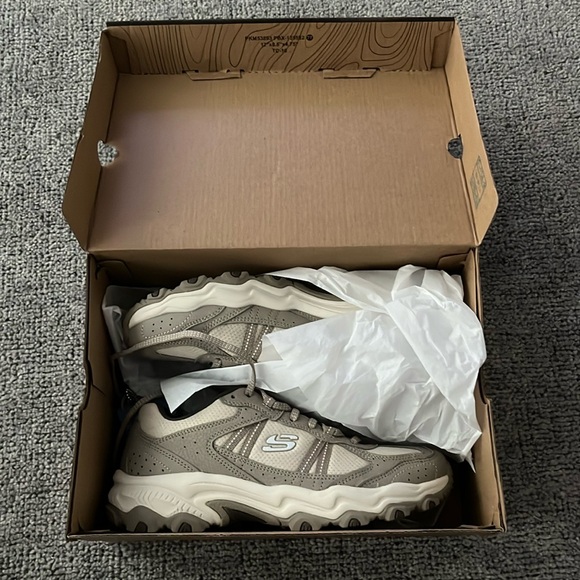 Skechers - Stamina AT - Women’s 7.5 - Picture 8 of 10